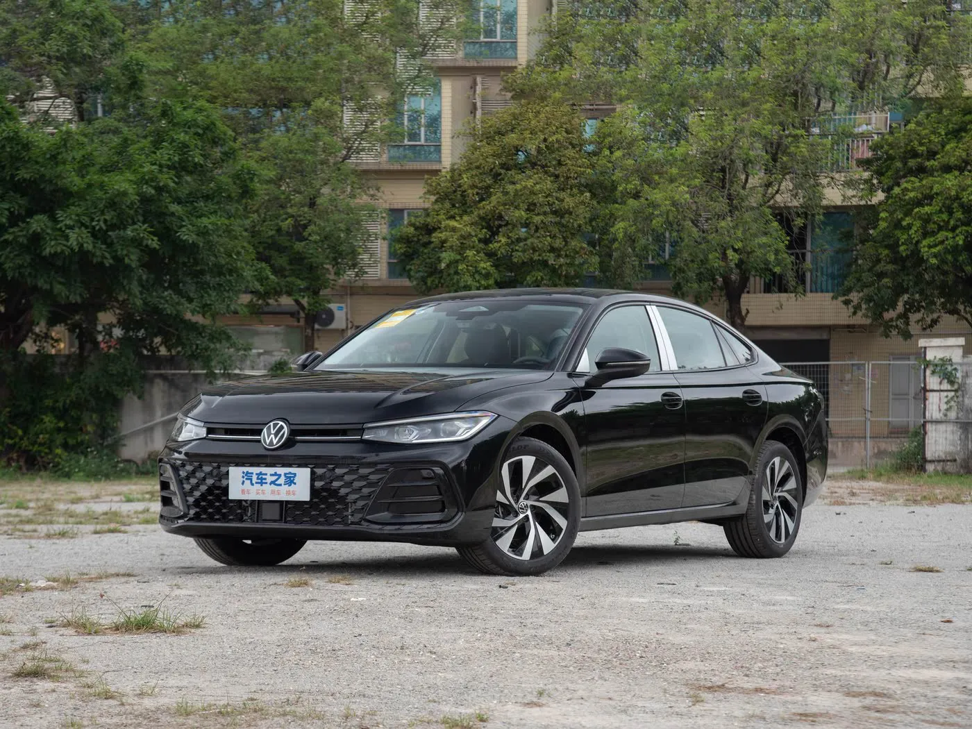 Passat 2025 Pro 300TSI
