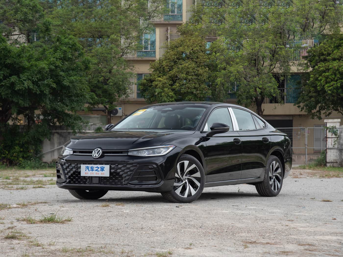Passat 2025 Pro 300TSI